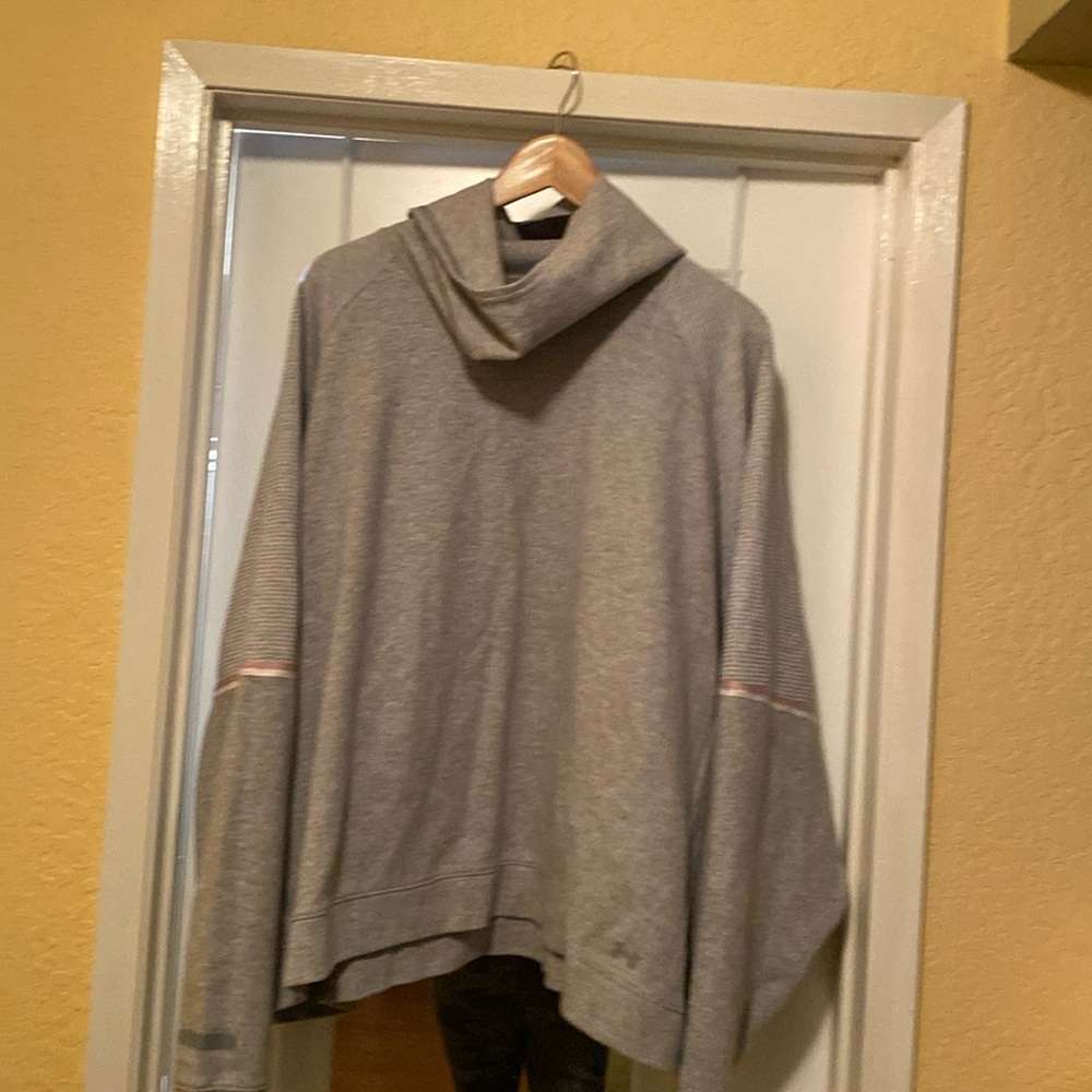 UNDER  ARMOUR   OVERSIZED HOODIE